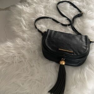 Marc by Marc Jacob’s black leather Gig Hency crossbody adjustable strap purse.